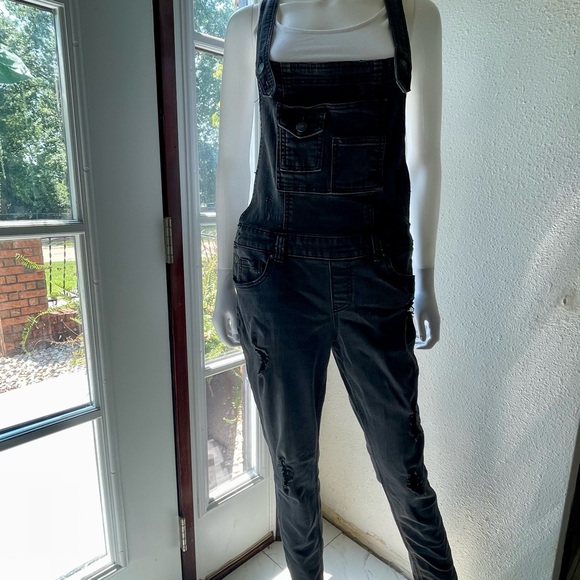 Almost Famous Distressed Overalls - Picture 4 of 13